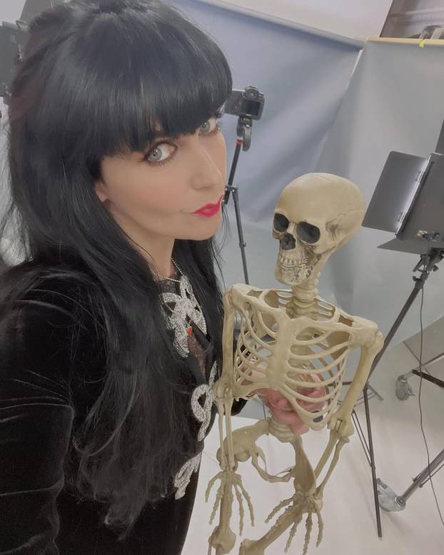 FOTO 'Udala' se za duha pa ga ostavila, paranormalno je privlači: 'Pričam s duhovima...'