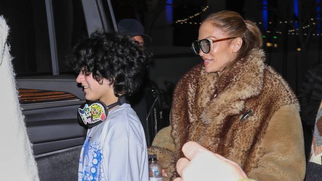 *EXCLUSIVE* Jlo and daughter head home after enjoying the SZA concert in LA!
