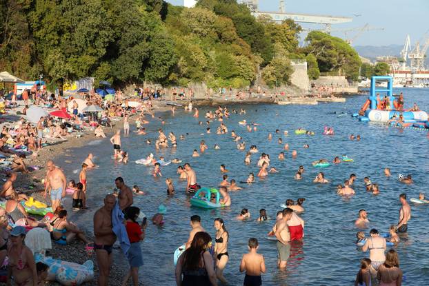Rijeka: Gužva na plaži Kantrida