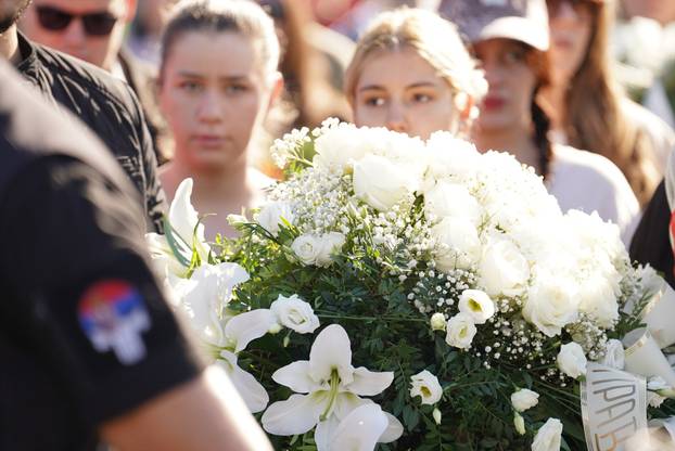 Novi Sad utihnuo na 16 minuta za sve poginule u nesreći u padu nadstrešnice