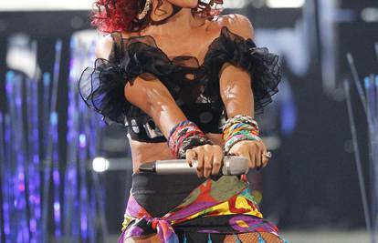 Rihanna i Christina Aguilera očarale publiku seksi plesom
