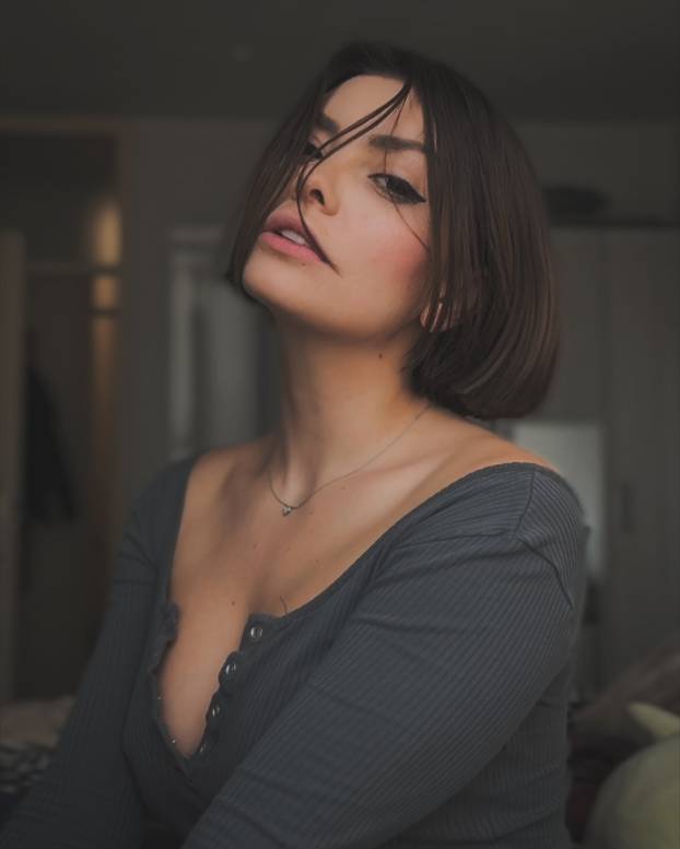 FOTO Ella je oduševila novom frizurom! Evo kako se mijenjala od 'Dvornikovih' do danas...