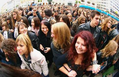 Koncert za Luku Ritza u Zagrebu okupio tisuće ljudi