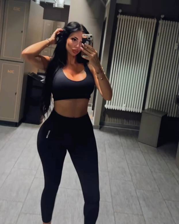 FOTO Bujna Njemica Yvonne: U moje grudi zure i muškarci i žene. One  su sjajna investicija!