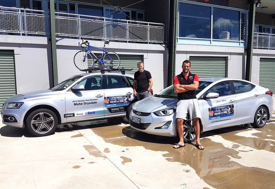 Najveći rival pozvao ga u goste i darivao mu čamac i automobil