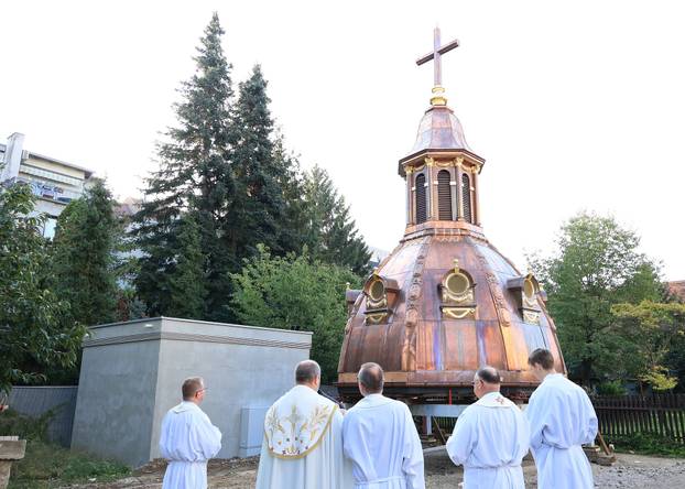 Zagreb: Uoči podizanja kupola održana je blagoslovna molitva