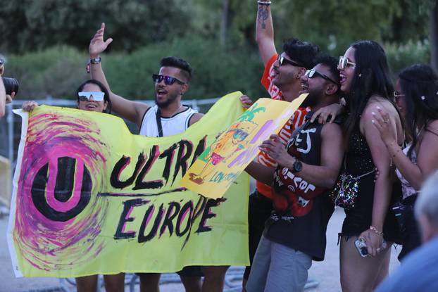 Split: Dolazak posjetitelja na stadion Park Mladeži na kojem započinje Ultra 2025