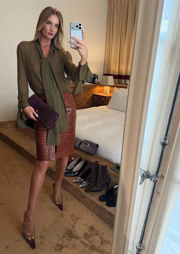 FOTO Wow, kakvo tijelo! Rosie Huntington-Whiteley pokazala trbušnjake i utegnutu guzu