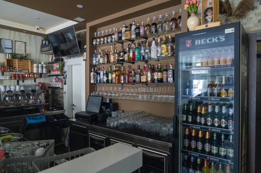 Otočac: Zbog mokrog snijega koji pada dio Like ostao bez struje