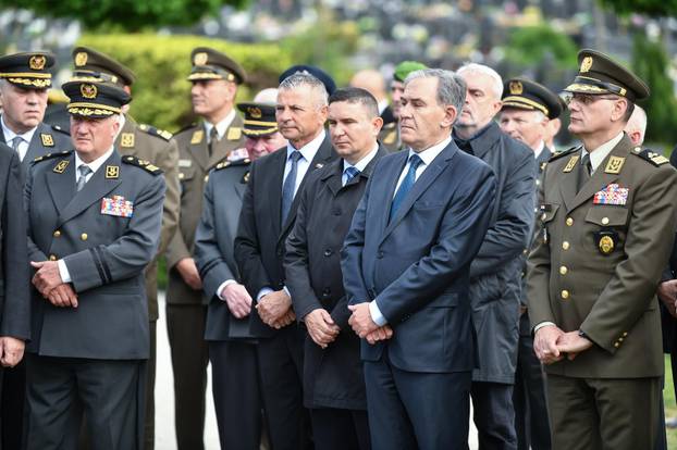 Zagreb: Polaganje vijenaca na grobu Gojka Å uÅ¡ka povodom 21. godiÅ¡njice smrti