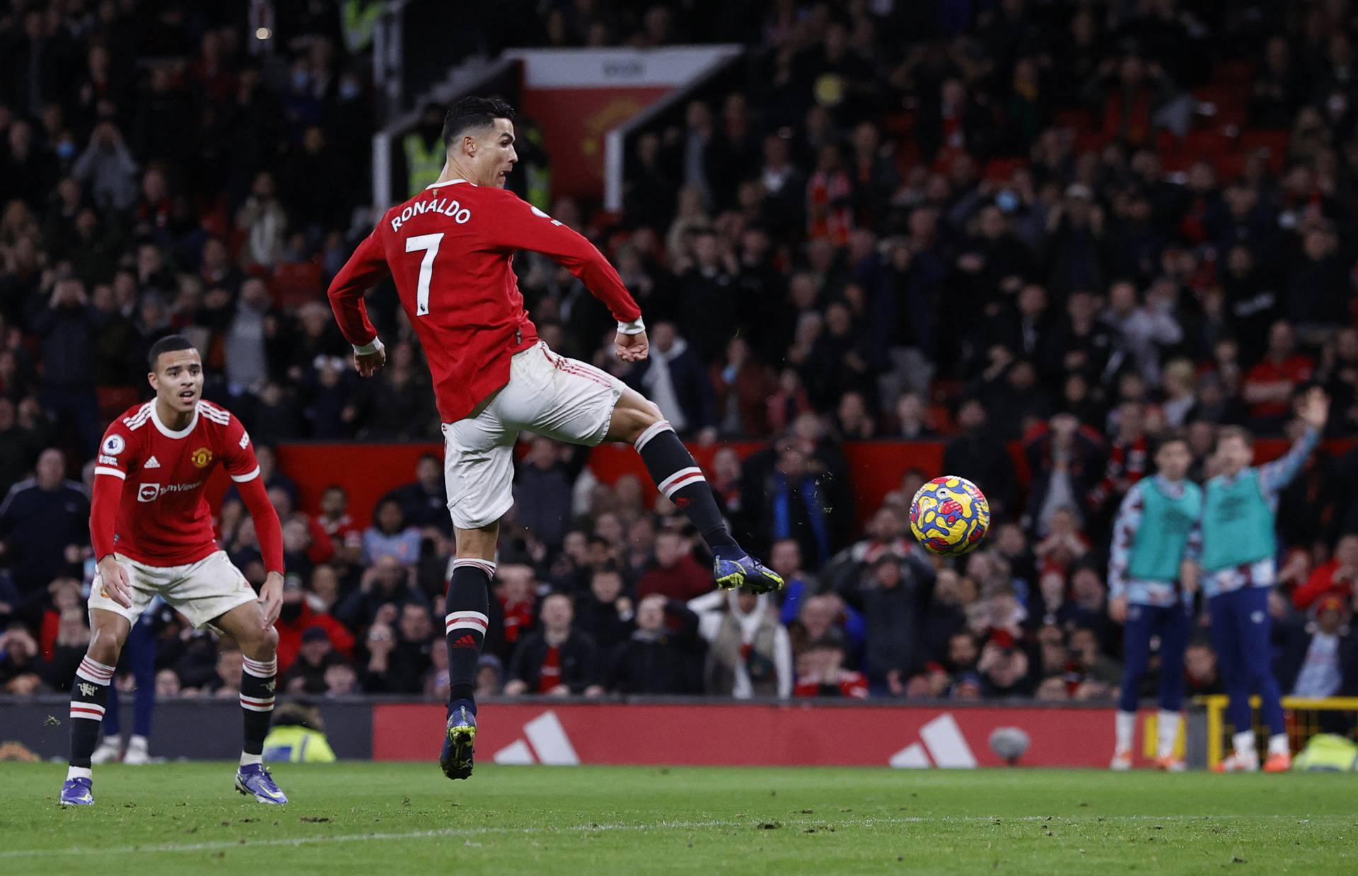 Premier League - Manchester United v Burnley