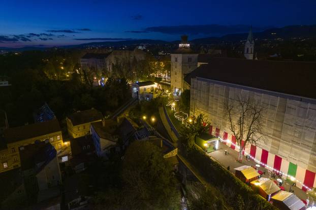 Pogled iz zraka na Advent u Zagrebu