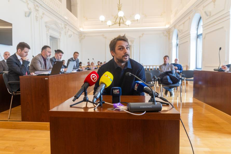 Osijek: Niko Kranjčar svjedočio u nastavku suđenja braći Zdravku i Zoranu Mamiću 