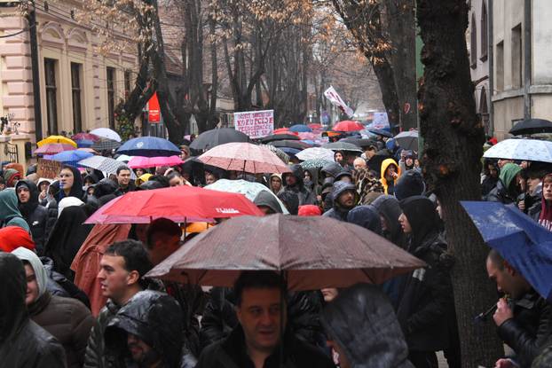 Masovni prosvjedi u Nišu