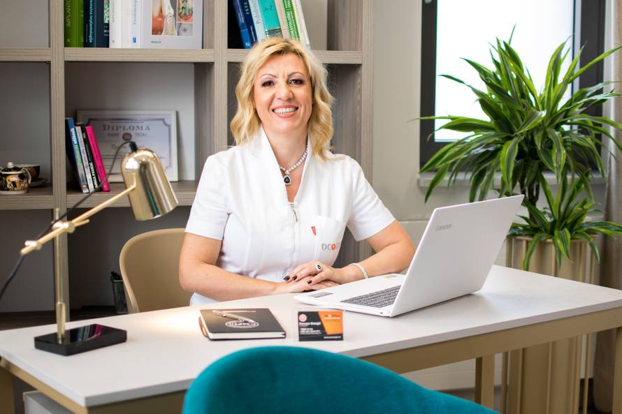 Nevjerojatan prozirni aparatić za zube - Invisalign®