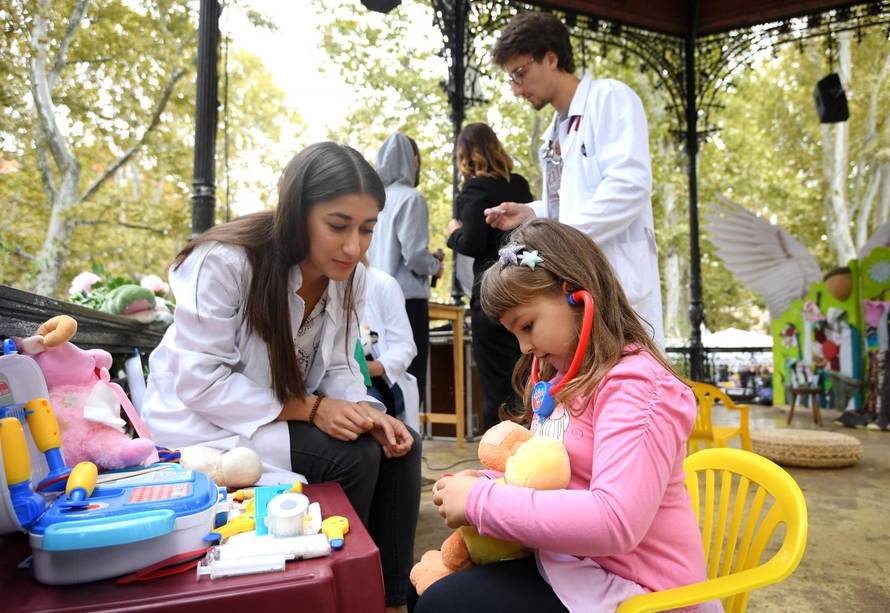 Zagreb: Na Zrinjevcu obiljeÅ¾en Mjesec podizanja svijesti o malignim bolestima djece
