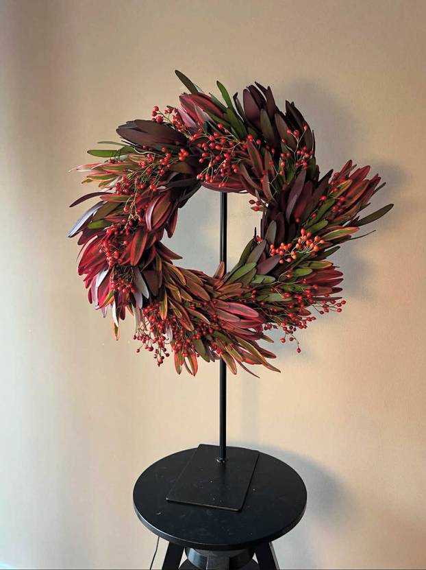 FOTO Domaći kreativci svojim vijencima za vrata stvaraju blagdansku magiju već na ulazu