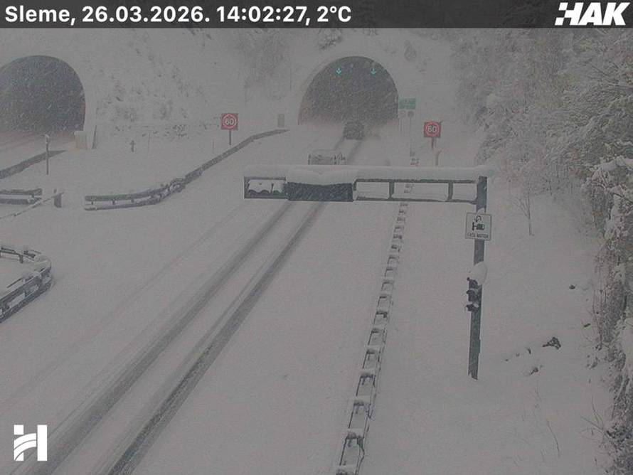 CRVENI METEOALARM Podigli razinu upozorenja za Zagreb! Vjetar ruši stabla po gradu...