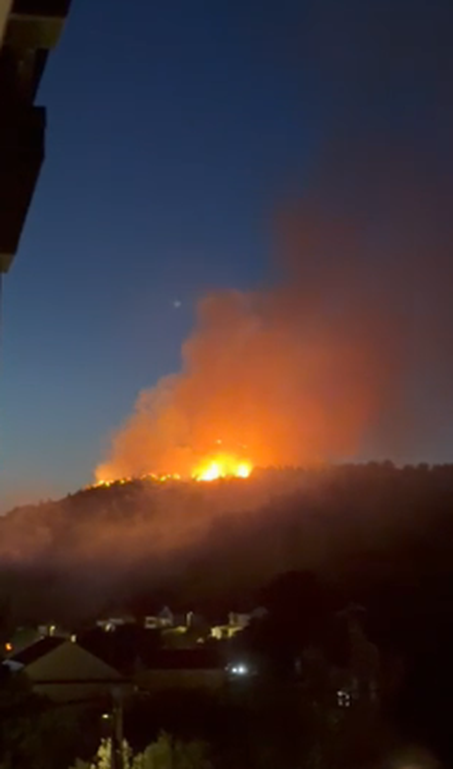 VIDEO Požari u Dalmaciji. Gorio deponij u Prgometu: 'Zatvorite vrata i prozore, ne udišite dim'