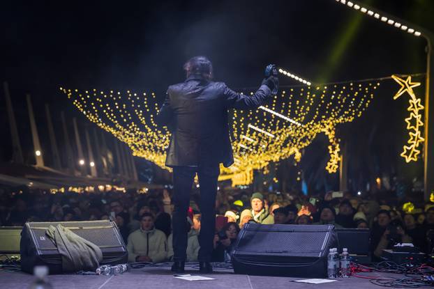 Željko Bebek i Baby Lasagna uvelu su Split u Novu 2026. godinu uz vatromet i dronove