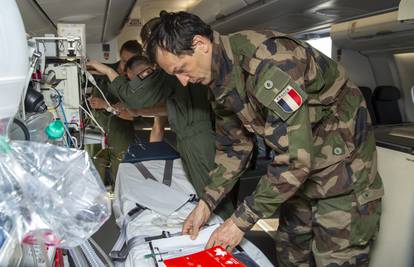 Francuska pomoć stigla u ZG: Došlo je više od 2 tone opreme