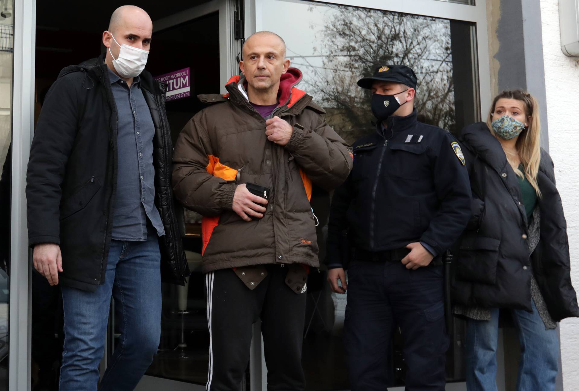 Zagreb: Iako su mjere i dalje na snazi, vlasnik teretane otvorio svoja vrata, stigla i policija