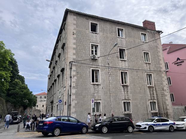 Split: Policija ispred Obrtničke škole