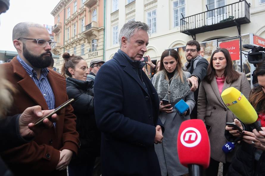 Zagreb: Prikupljanje potpisa za Miroslava Škoru, kandidata za predsjednika