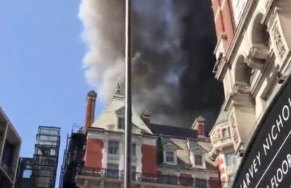 Gori luksuzni hotel u Londonu: Stotinu vatrogasaca na terenu