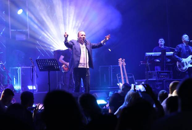 Split: Mladen Grdović raspjevao publiku na koncertu na Gripama