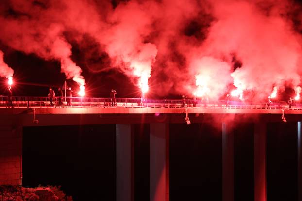 Šibenik: Bakljada na mostu povodom 33. obljetnice Spomendana Rujanskog rata