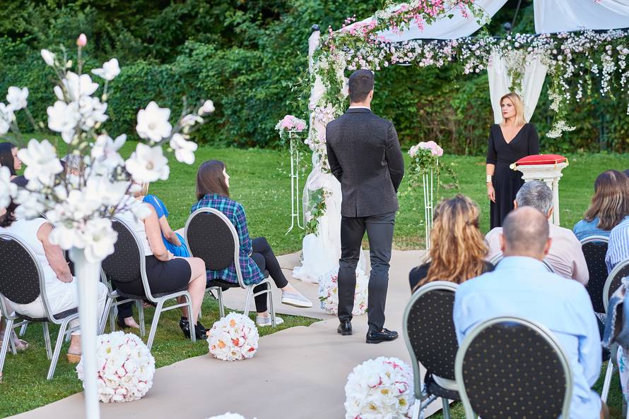 Pale su dvije prosidbe u finalu, a cure ljute: 'Nije bio vrijedan'