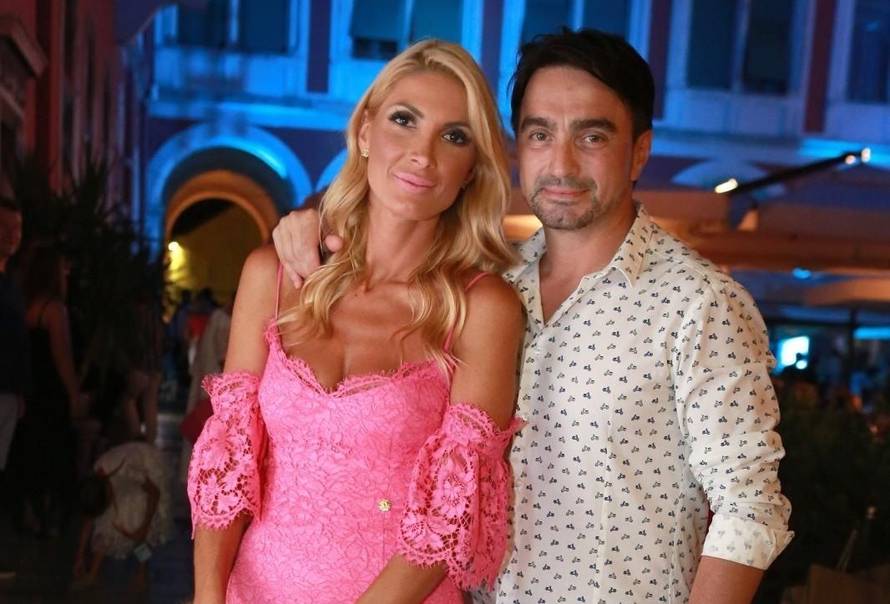 Jole čeka sina: Priredio feštu, a kćeri smišljaju ime za brata...