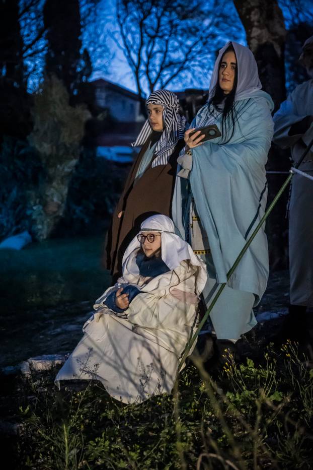 U Imotskom na Cvjetnicu uprizorena „Imotska Muka“, scenski prikaz Muke Gospodina našega Isusa Krista 