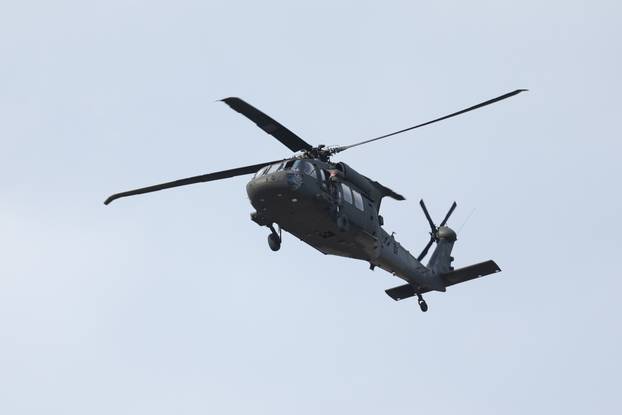 Zagreb: Prelet helikoptera i zrakoplova  tijekom svečanog obilježavanja 30. obljetnice VRO Oluja