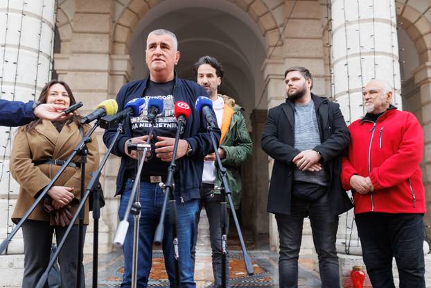 Rijeka: Predsjednički kandidat Mosta Miro Bulj održao  je konferenciju za medije