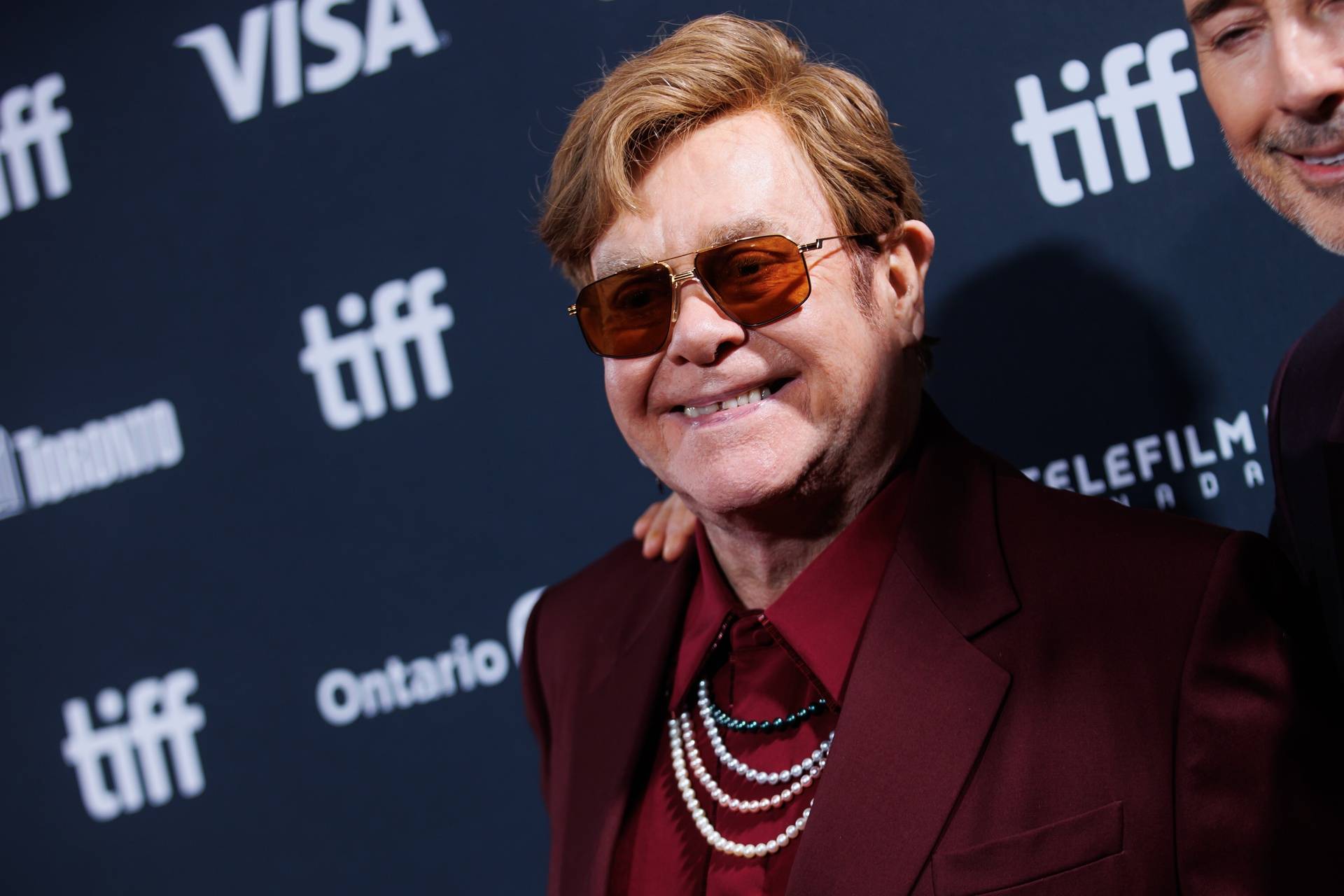 Elton John progovorio o borbi s ovisnošću: 'Donosite užasne odluke kad ste pod drogama'