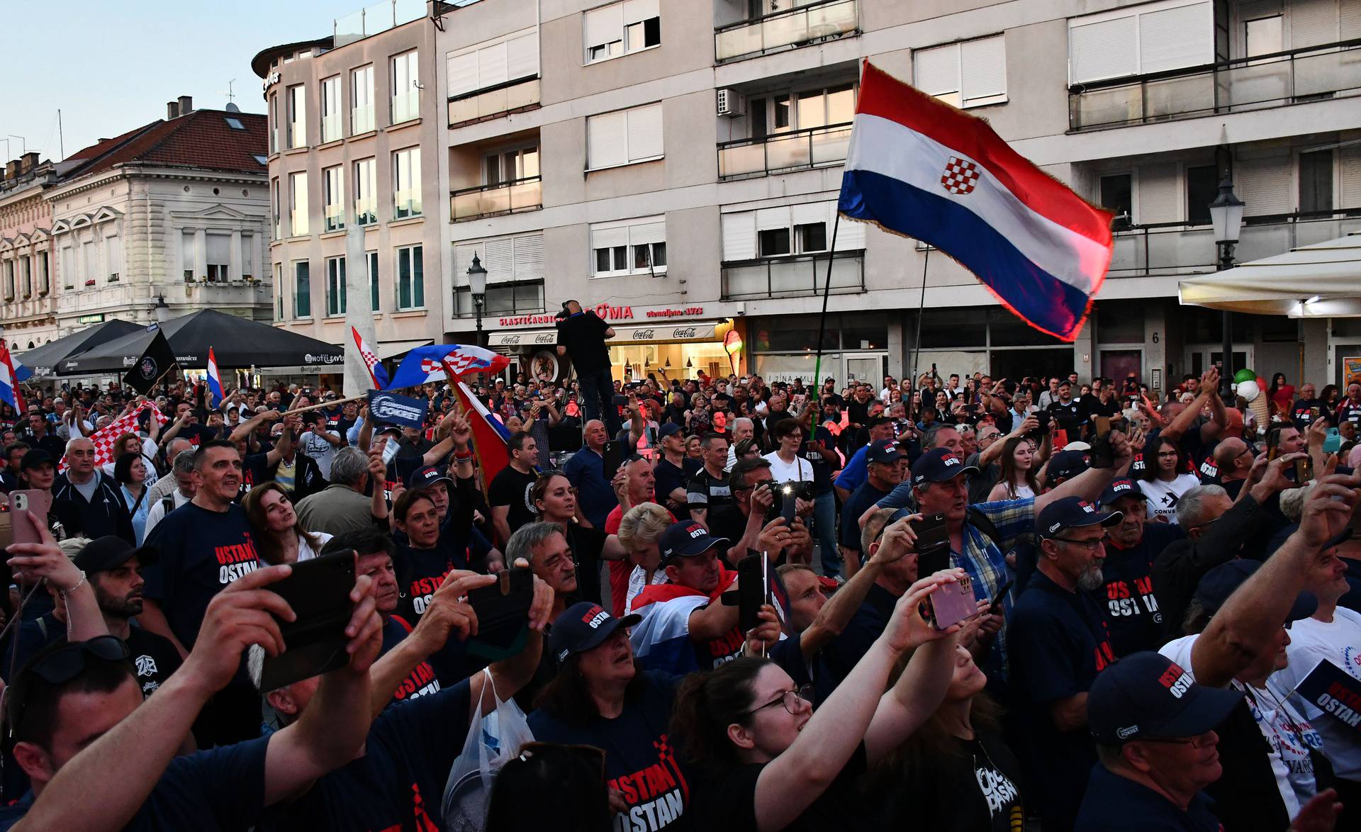 Slavonski Brod: Veliki skup Domovinskog pokreta pod nazivom "Ustani i ostani"