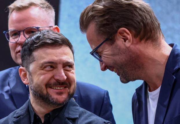 Ukrainian President Zelenskiy visits Quantum Systems firm