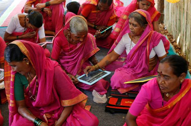 The Wider Image: Aajibaichi Shaala - no ordinary school