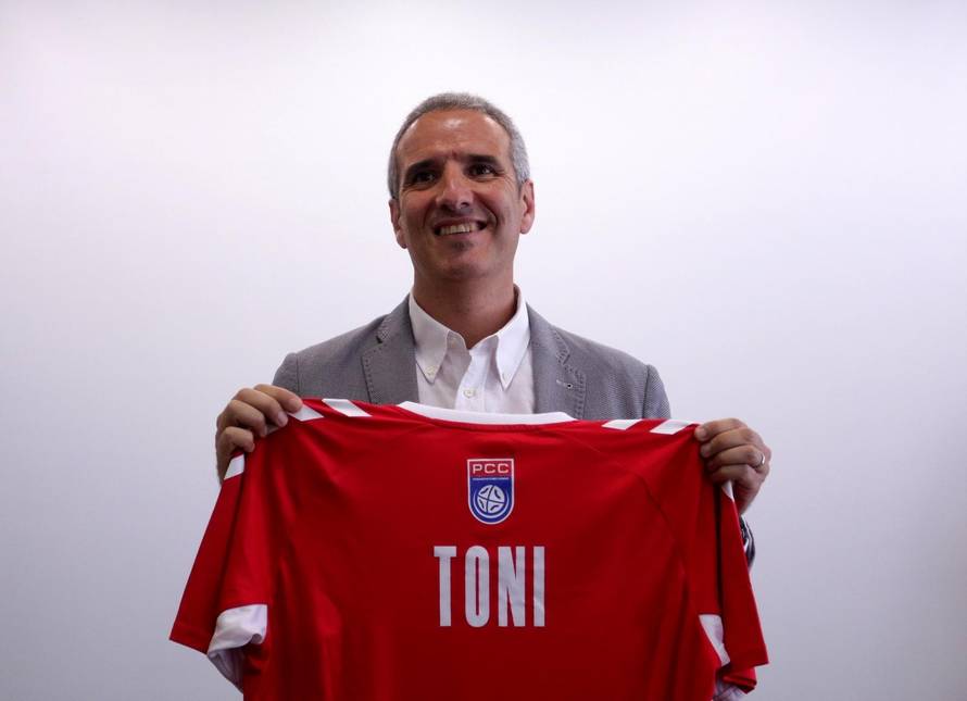 The promotion of the selector of the handball national team of Serbia, Antonio Toni Gerona Salaet, was held at the IN Hotel. Promocija selektora rukometne reprezentacije Srbije Tonija Djerone odrzana je u hotelu IN