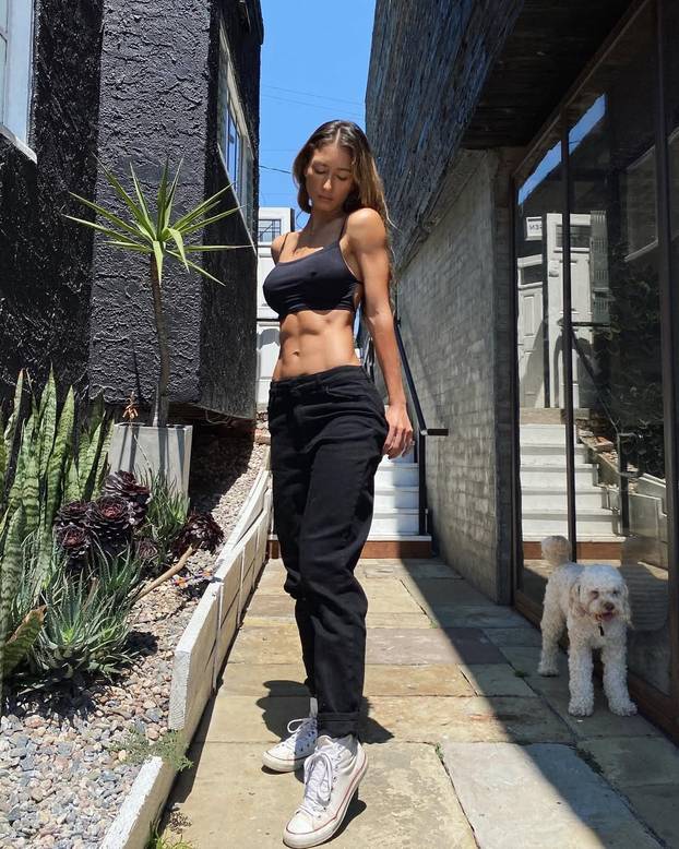 Kažu da Karina ima najseksi noge Instagrama, što vi mislite?