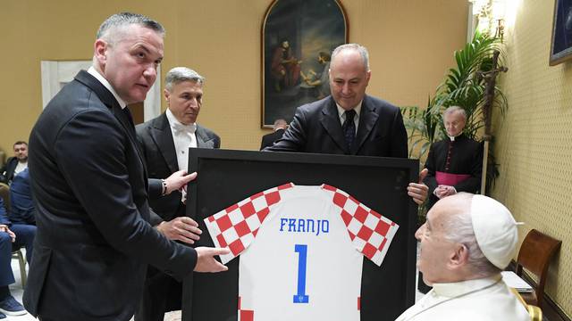 Papa Franjo primio Hrvatsku nogometnu reprezentaciju