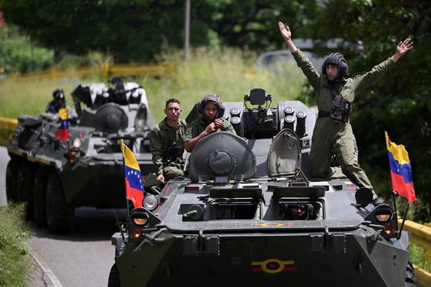 Venezuela holds drills to train citizens in weapon handling