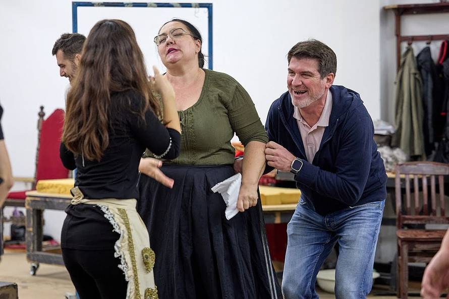 Krešimir Dolenčić: 'Radio sam s velikim imenima, a volio bih da više mladih radi u kazalištima'