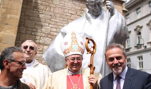 Došle su stotine vjernika: Papi Ivanu Pavlu II. otkrili spomenik