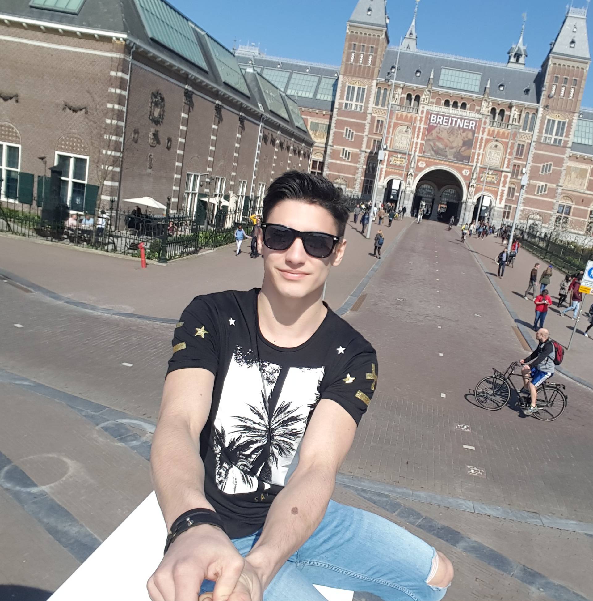 Endi odlučio mobitelom snimiti spot na ulicama  Amsterdama