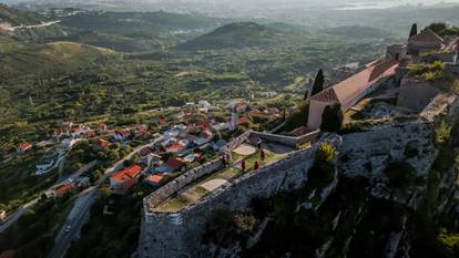 FOTO Ovakvu ju sigurno još niste vidjeli: Pogledajte kako tvrđava Klis izgleda iz zraka