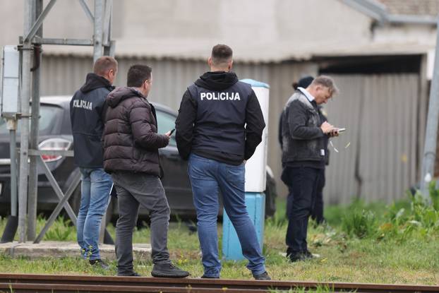 Osijek: Očevid jučerašnjeg požara na barakama uz prugu