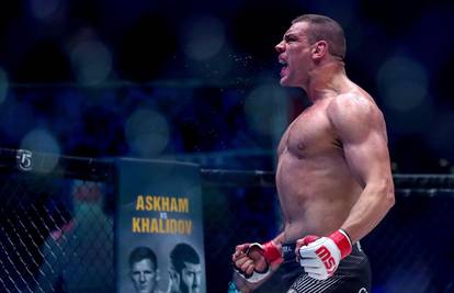 Ante Delija nokautirao De Castra pa poručio: 'Nabijem na k**** i UFC i PFL, ovo je sve'